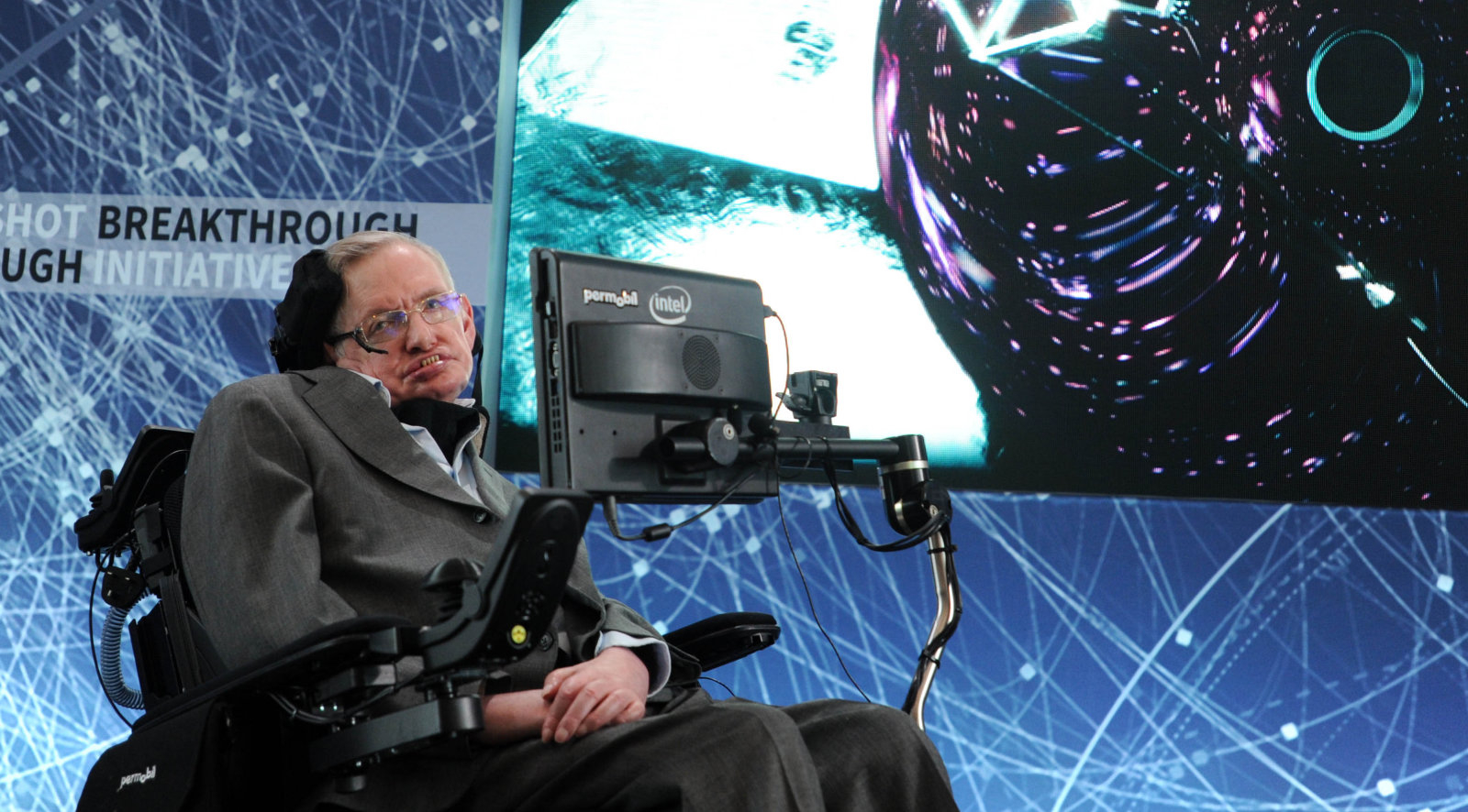 Stephen Hawking varuje lidstvo, že mu možná zbývá již jen tisíc let