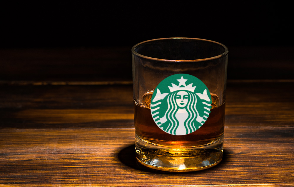 Starbucks právě zařadil do nabídky kávu s příchutí whisky