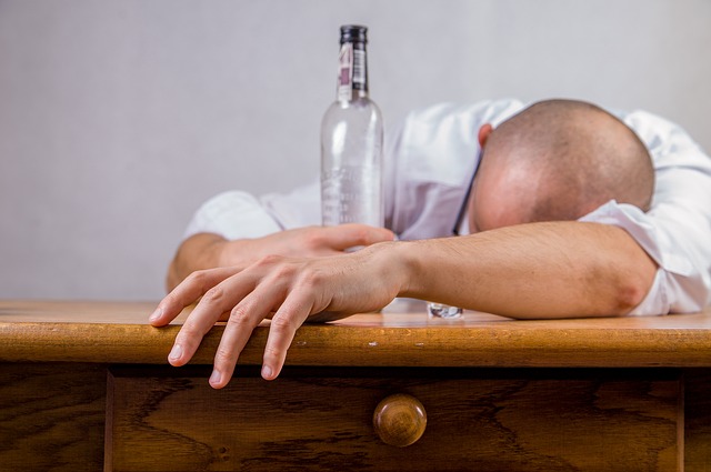 Pití alkoholu vás může časem negativně doběhnout